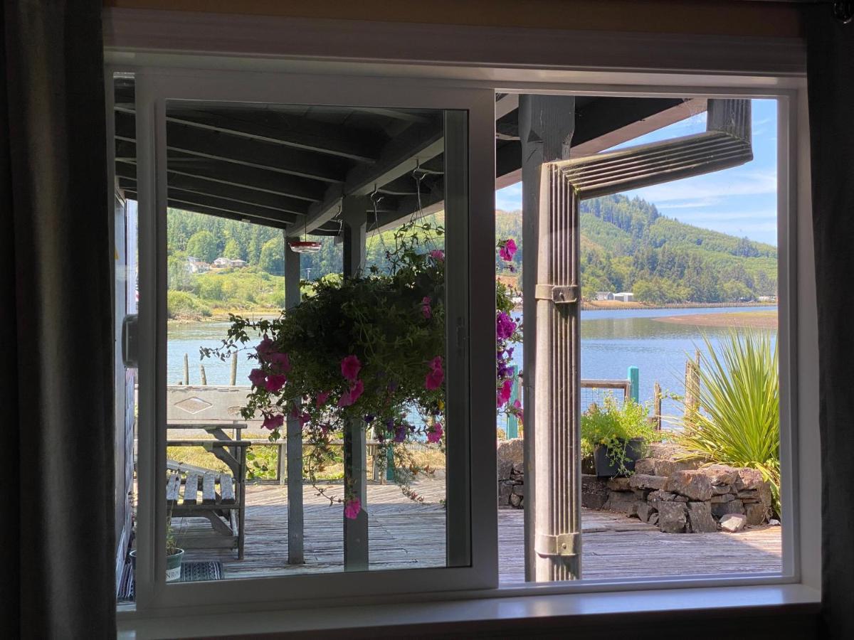 Wheeler On The Bay Lodge And Marina Exterior photo